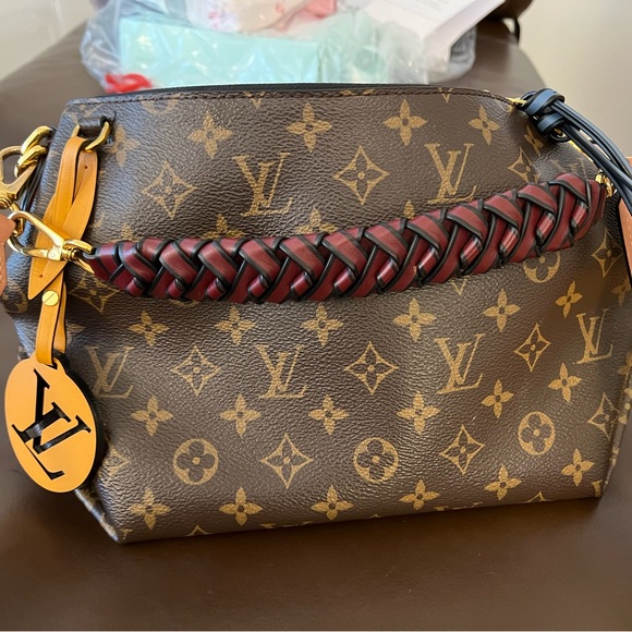 Louis Vuitton Monogram Beaubourg Hobo - Picture 4 of 15